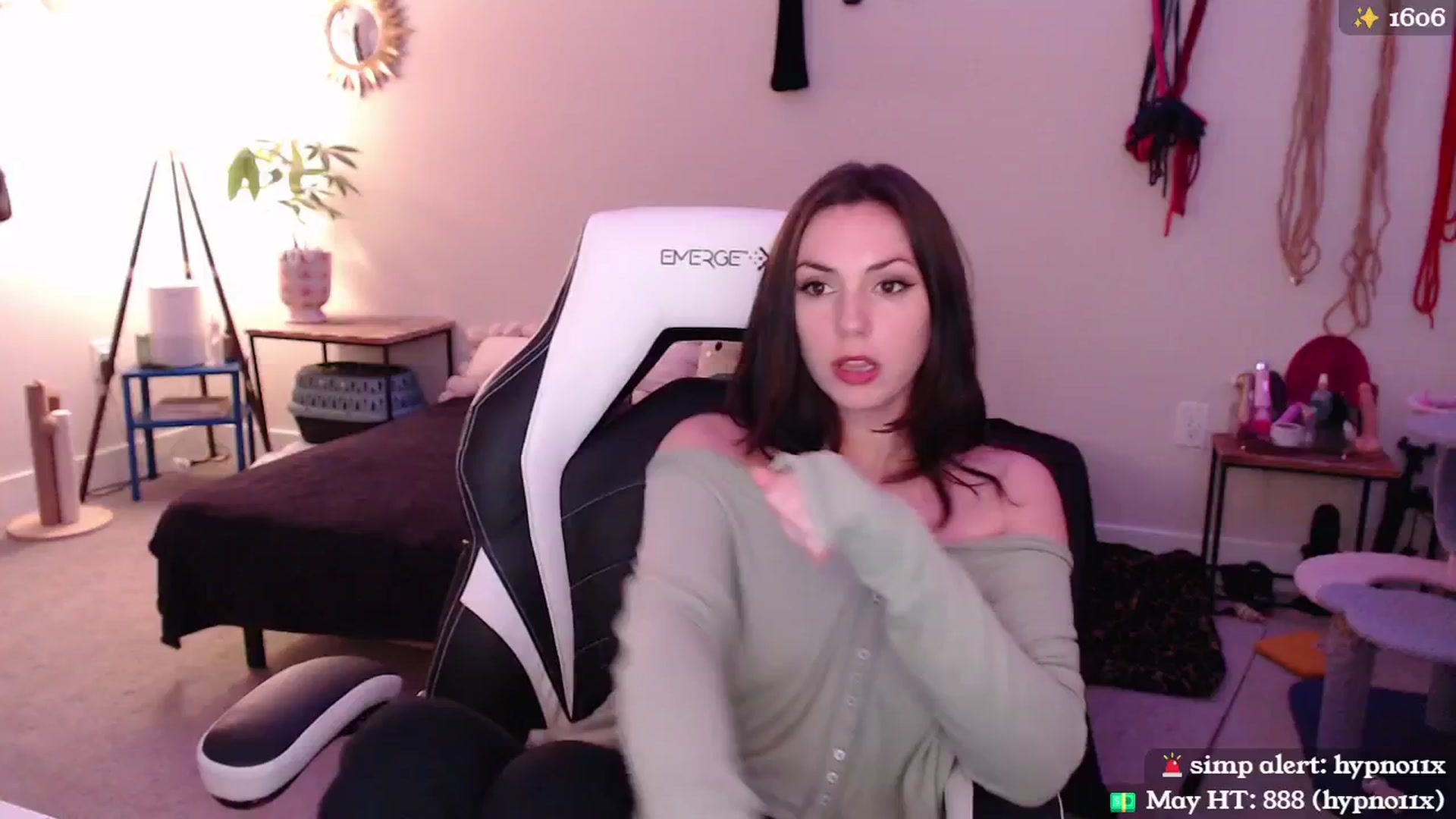 Gallery image thumbnail from MollyMaeve's myfreecams stream on, 05/04/2024, 03:51 image 3 of 20