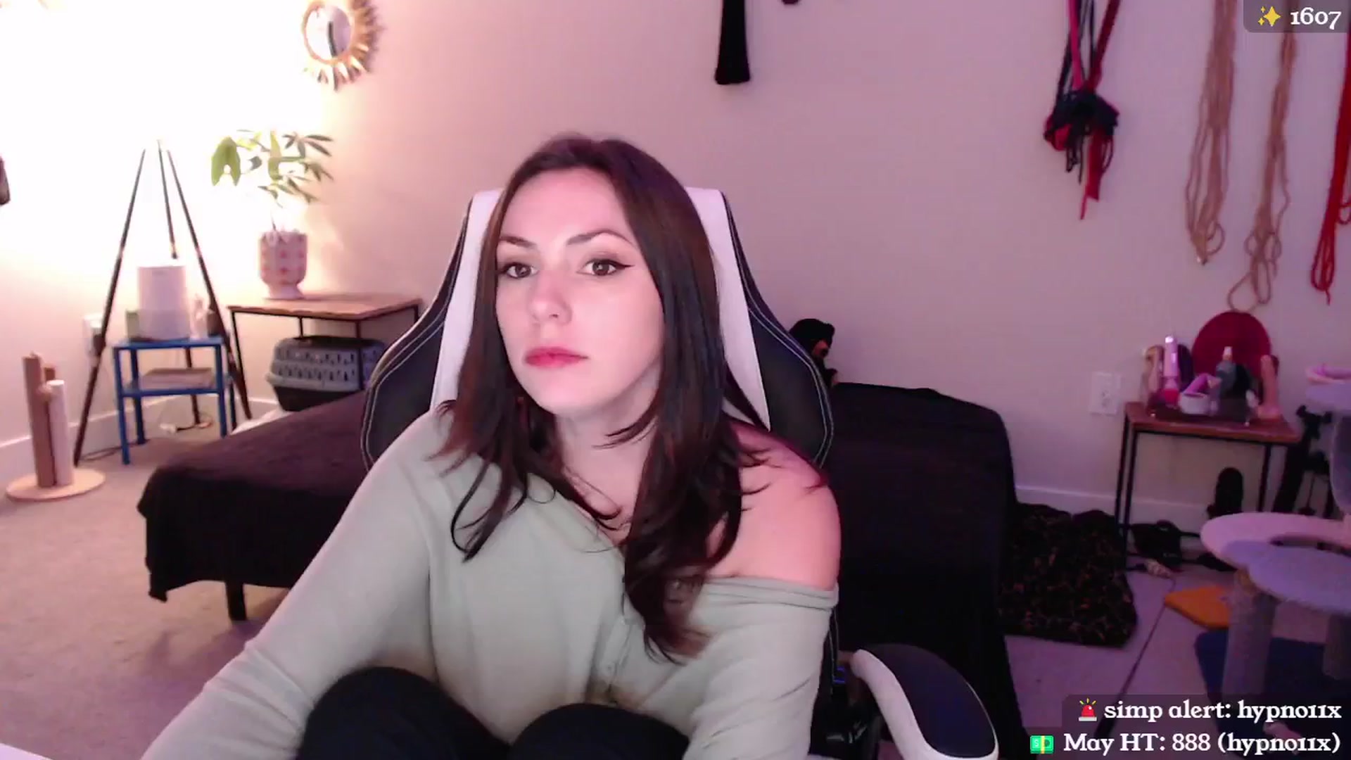 Gallery image thumbnail from MollyMaeve's myfreecams stream on, 05/04/2024, 03:51 image 4 of 20
