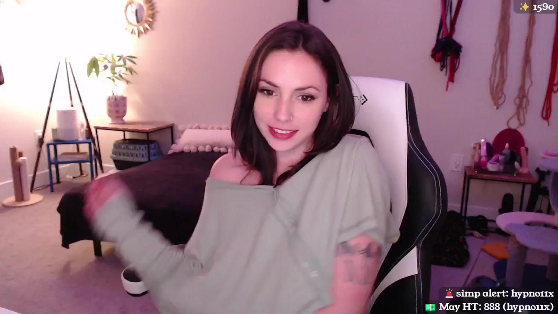 Gallery image thumbnail from MollyMaeve's myfreecams stream on, 05/04/2024, 03:51 image 16 of 20