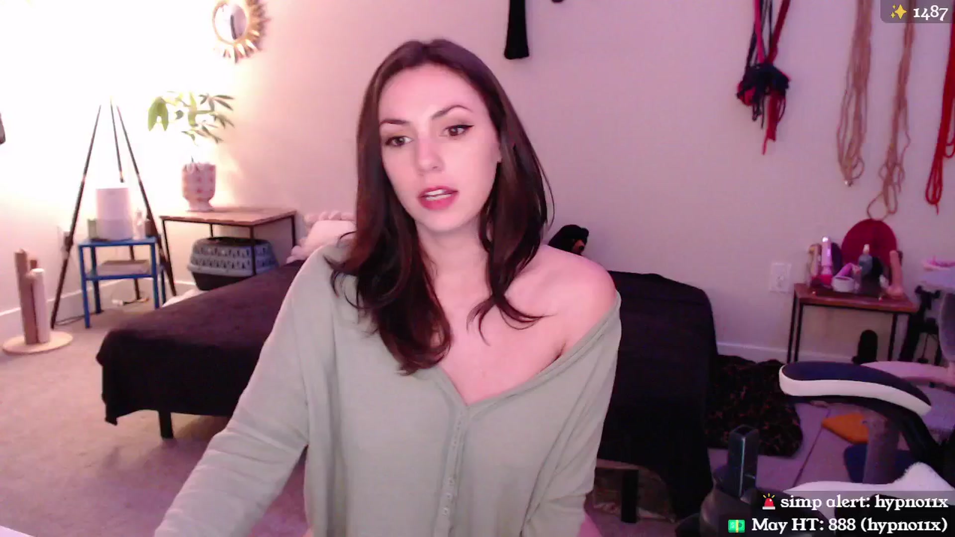Gallery image thumbnail from MollyMaeve's myfreecams stream on, 05/04/2024, 04:33 image 8 of 20