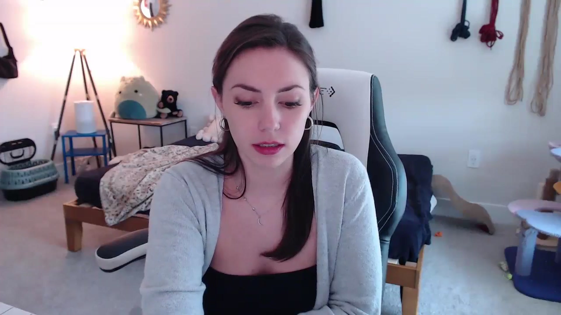 Gallery image thumbnail from MollyMaeve's myfreecams stream on, 05/12/2024, 18:12 image 2 of 20