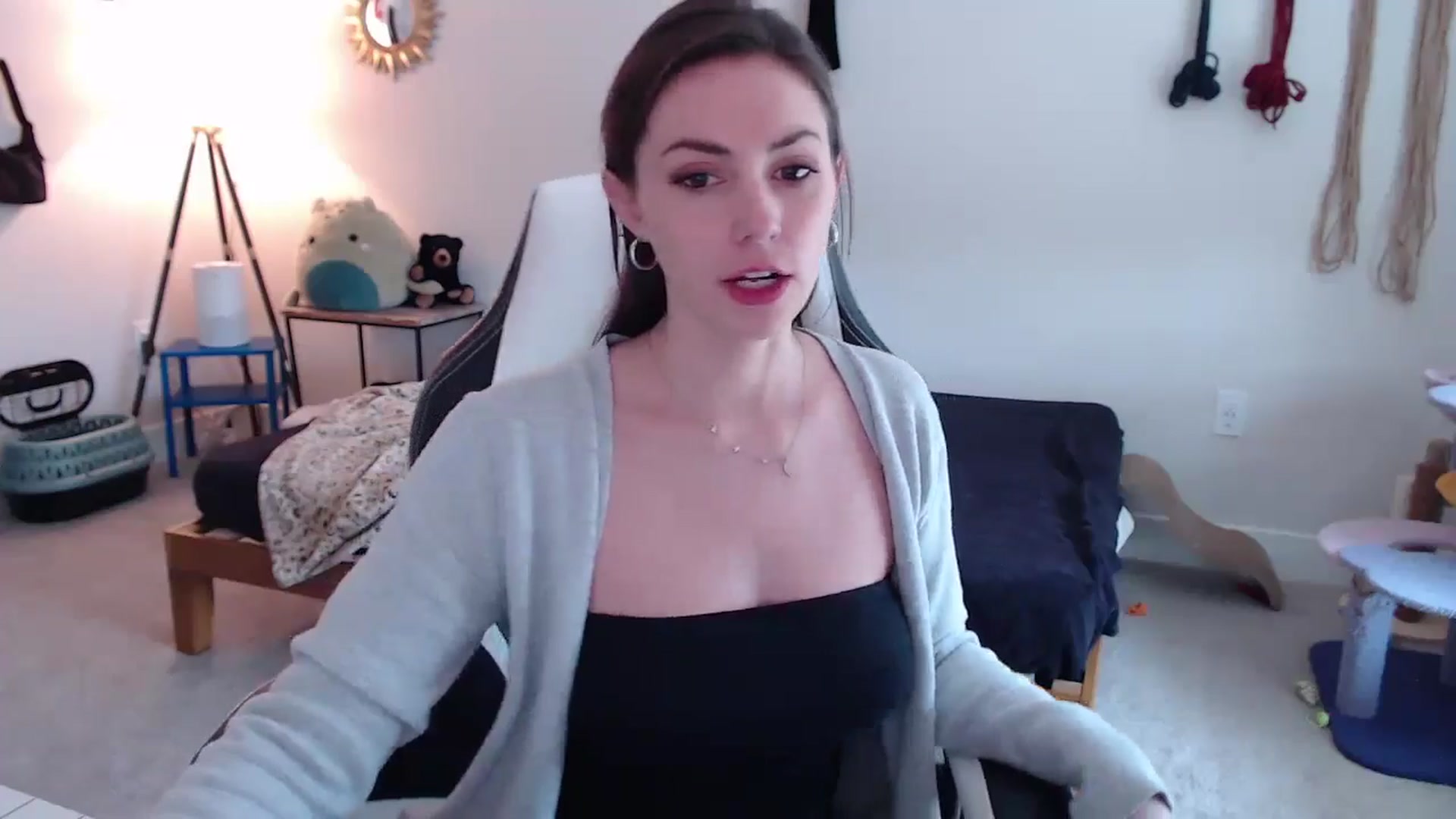 Gallery image thumbnail from MollyMaeve's myfreecams stream on, 05/12/2024, 18:12 image 19 of 20