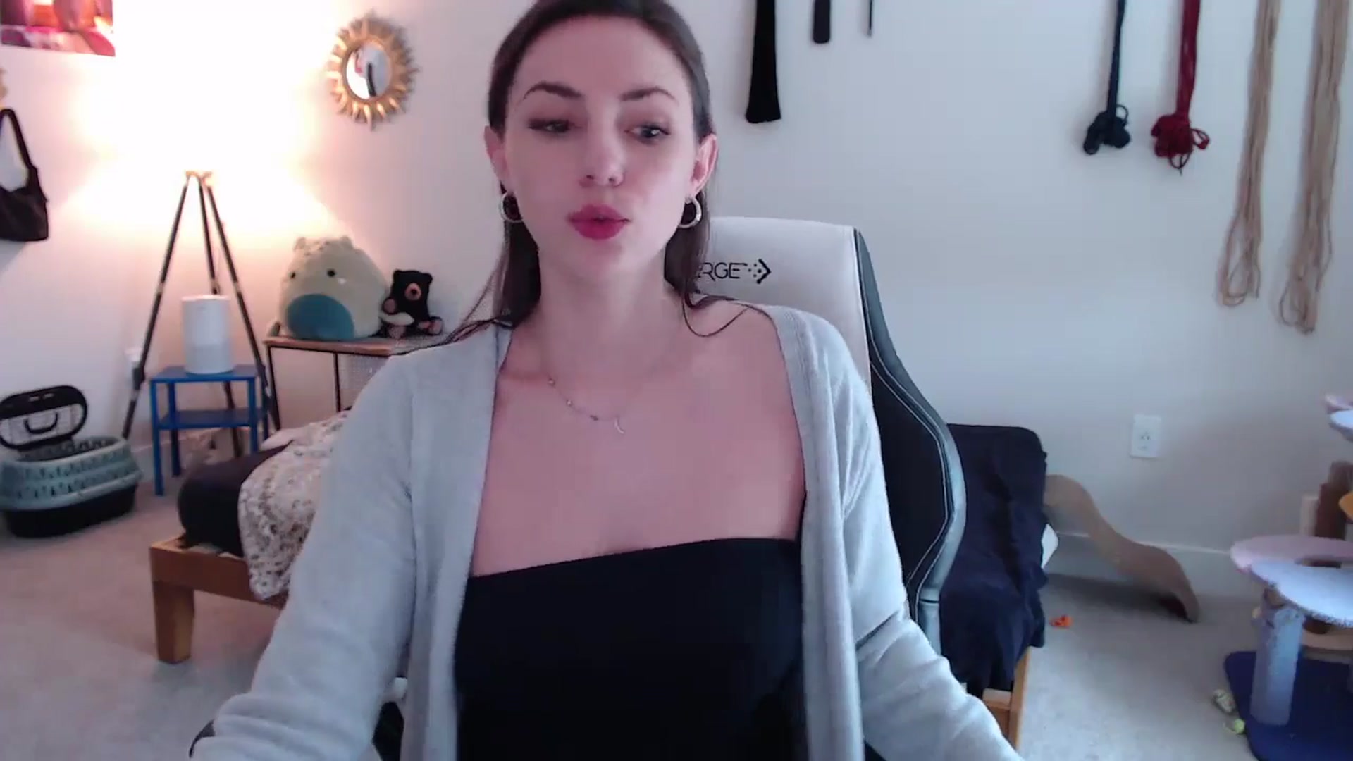 Gallery image thumbnail from MollyMaeve's myfreecams stream on, 05/12/2024, 18:40 image 5 of 20