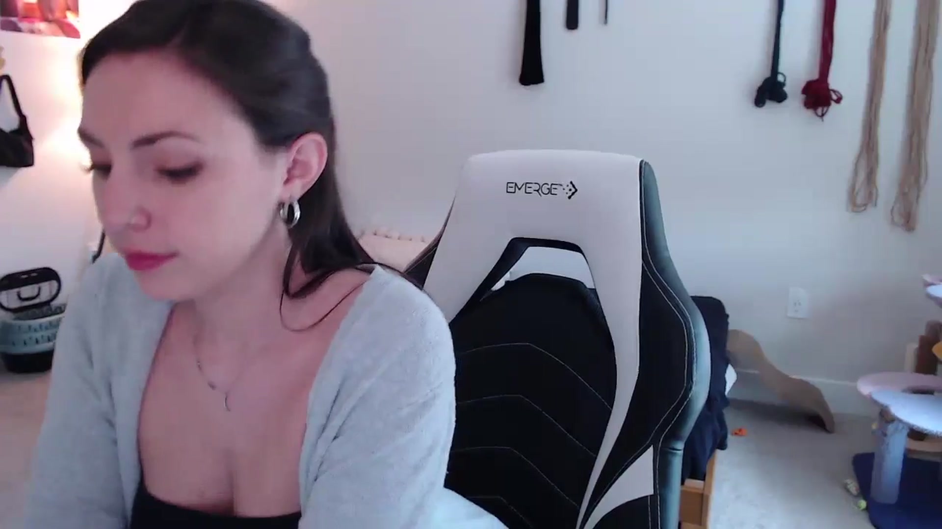 Gallery image thumbnail from MollyMaeve's myfreecams stream on, 05/12/2024, 18:40 image 6 of 20