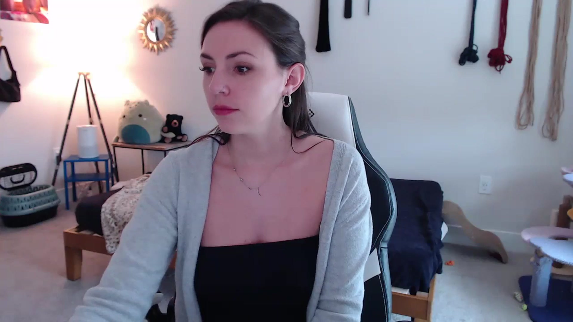 Gallery image thumbnail from MollyMaeve's myfreecams stream on, 05/12/2024, 18:40 image 4 of 20