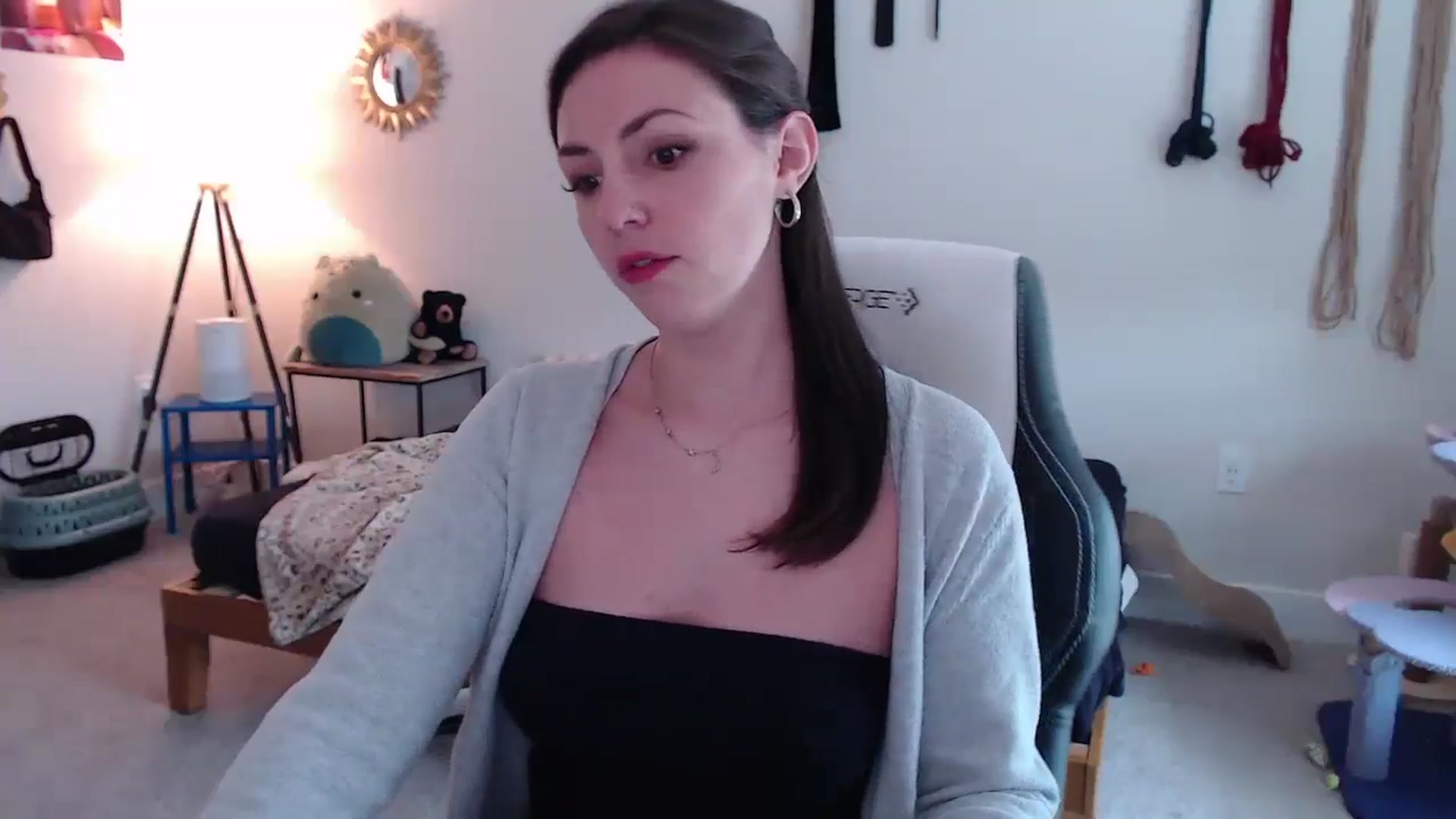 Gallery image thumbnail from MollyMaeve's myfreecams stream on, 05/12/2024, 18:40 image 14 of 20