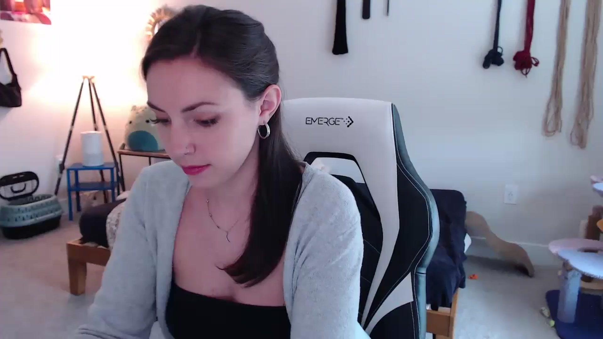 Gallery image thumbnail from MollyMaeve's myfreecams stream on, 05/12/2024, 18:40 image 16 of 20