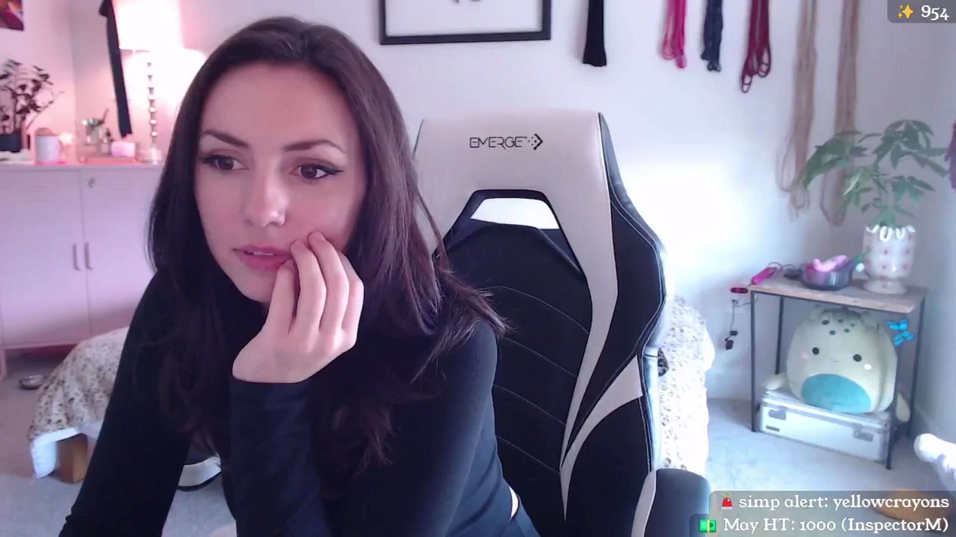 Gallery image thumbnail from MollyMaeve's myfreecams stream on, 05/22/2024, 20:44 image 17 of 20