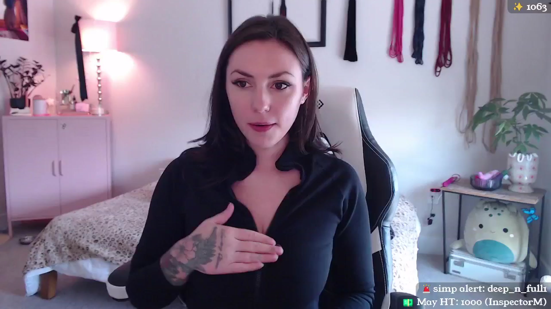 Gallery image thumbnail from MollyMaeve's myfreecams stream on, 05/22/2024, 20:44 image 3 of 20