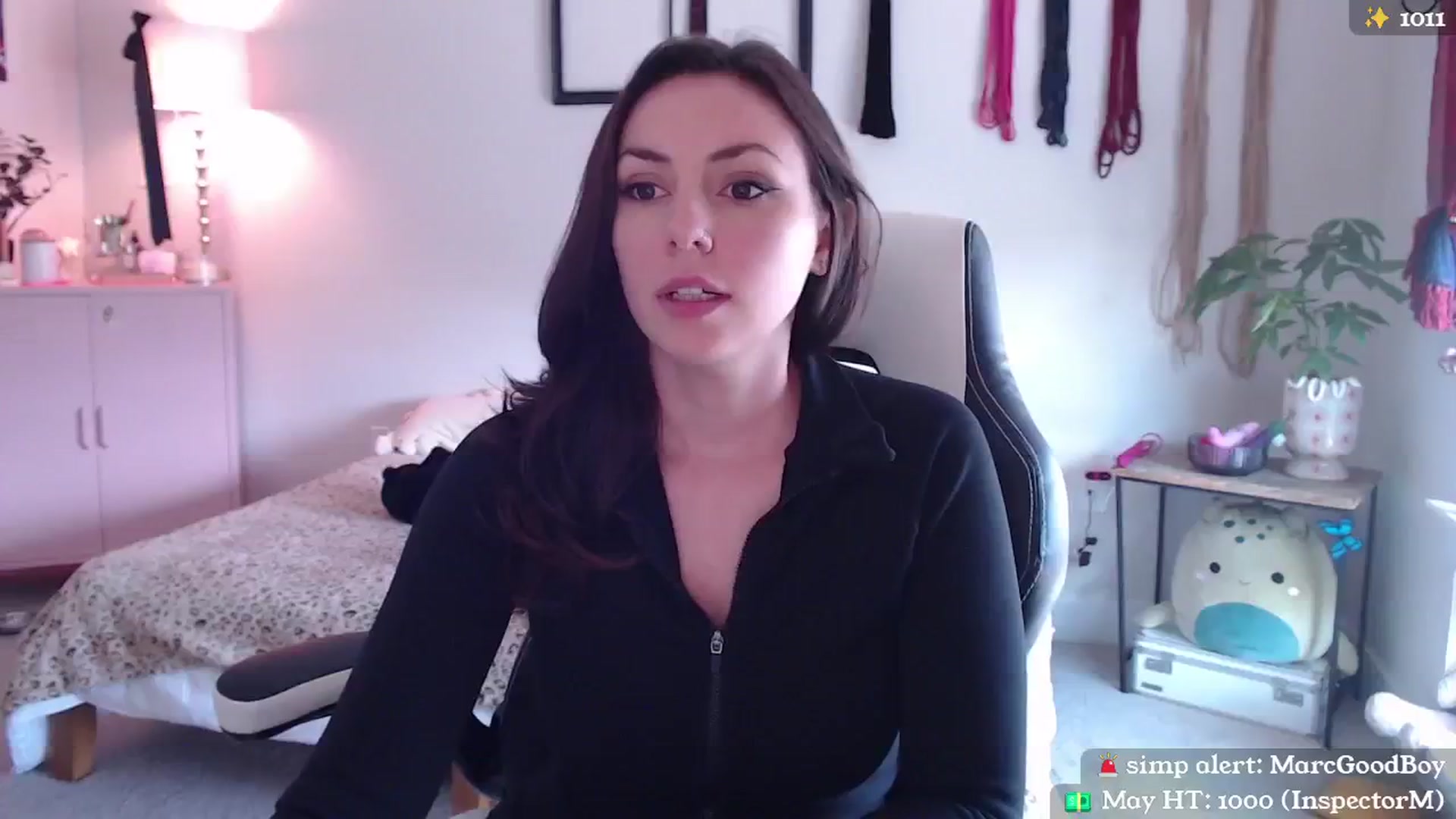 Gallery image thumbnail from MollyMaeve's myfreecams stream on, 05/22/2024, 20:44 image 11 of 20