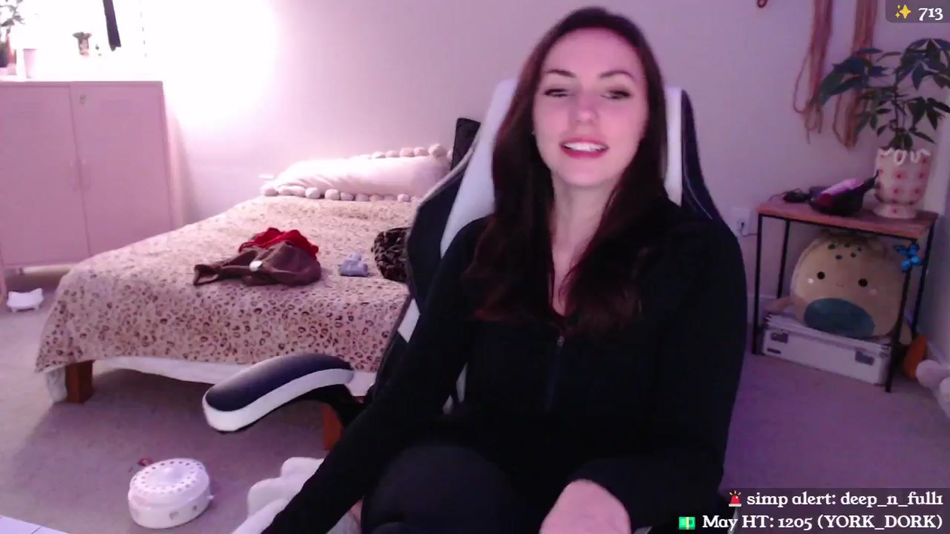 Gallery image thumbnail from MollyMaeve's myfreecams stream on, 05/23/2024, 04:31 image 2 of 20