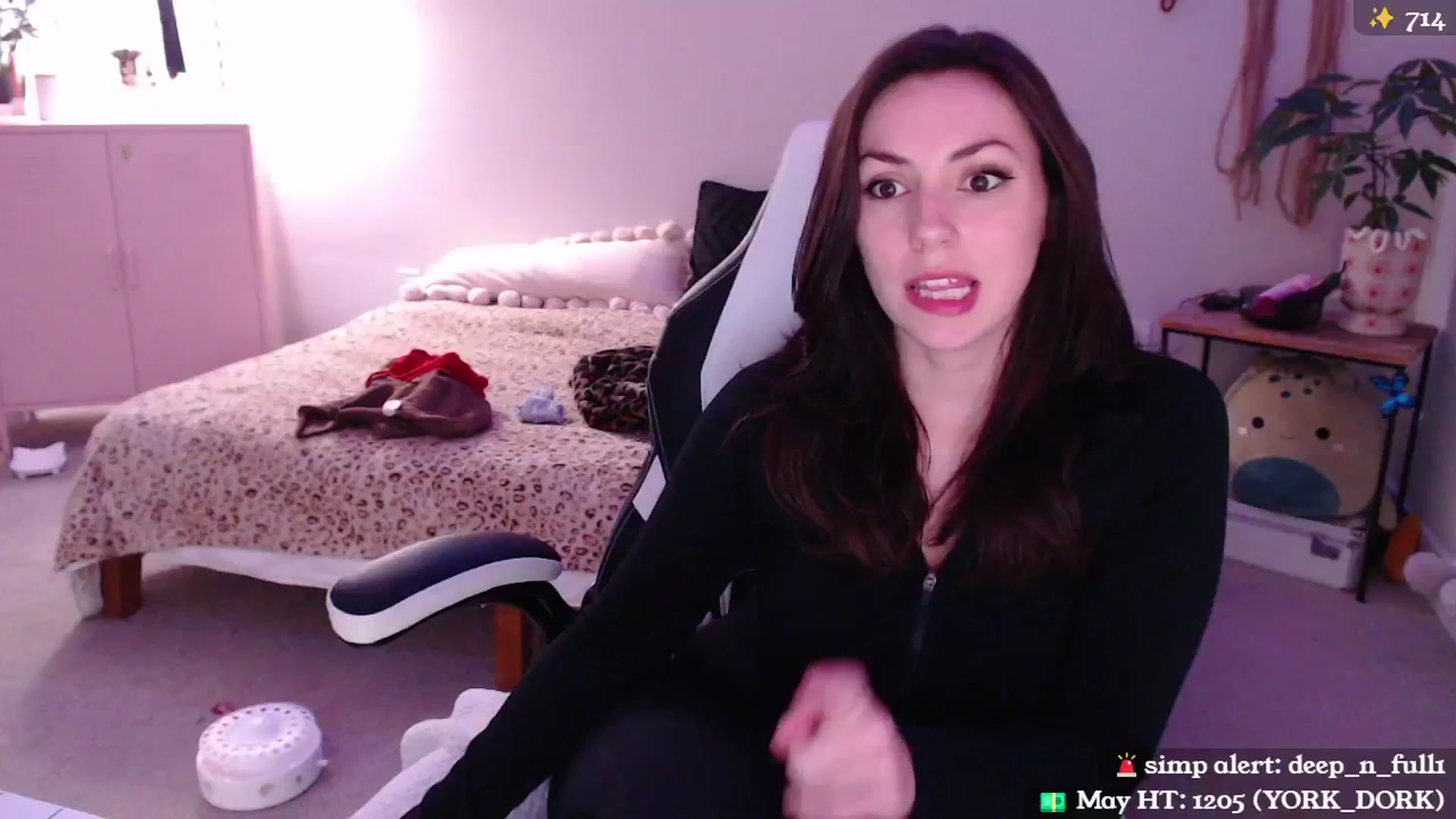 Gallery image thumbnail from MollyMaeve's myfreecams stream on, 05/23/2024, 04:31 image 5 of 20