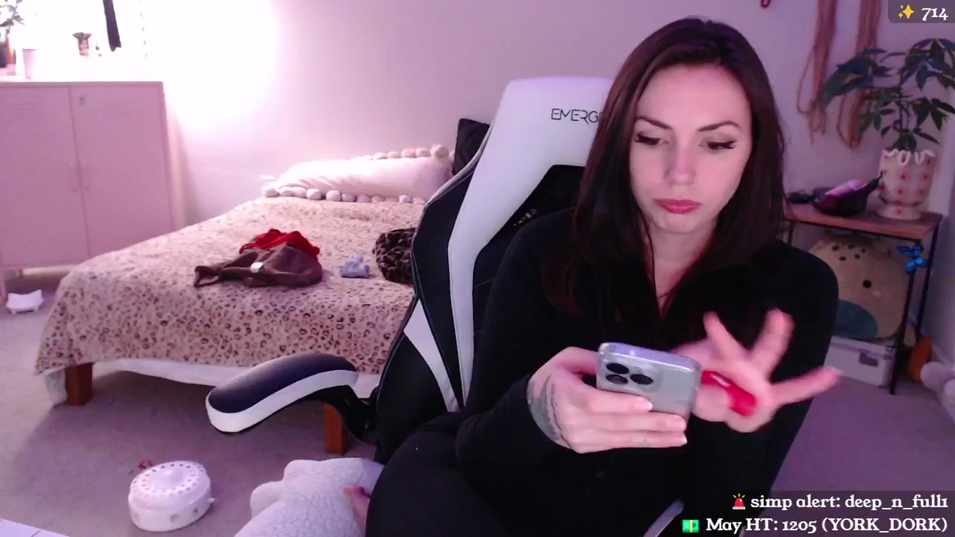 Gallery image thumbnail from MollyMaeve's myfreecams stream on, 05/23/2024, 04:31 image 12 of 20