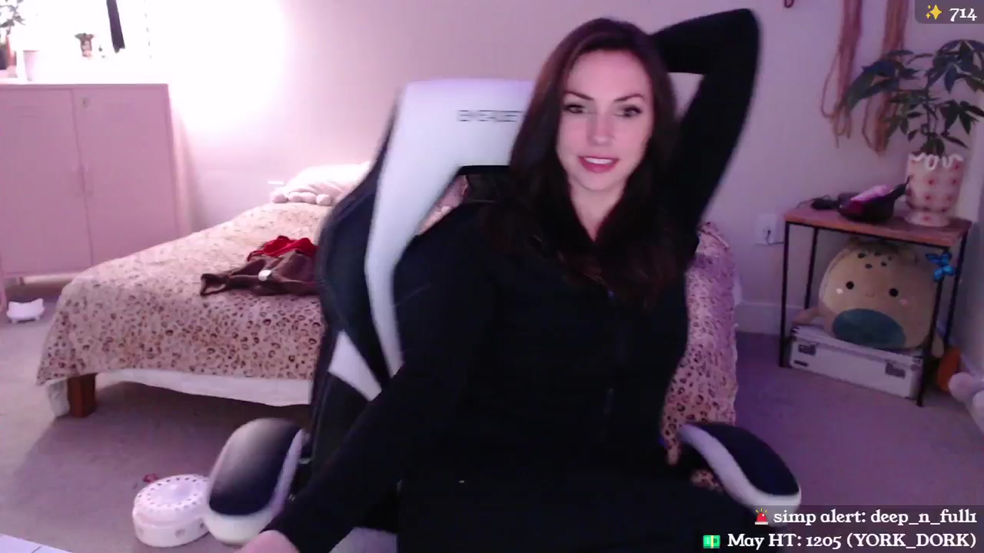 Gallery image thumbnail from MollyMaeve's myfreecams stream on, 05/23/2024, 04:31 image 9 of 20