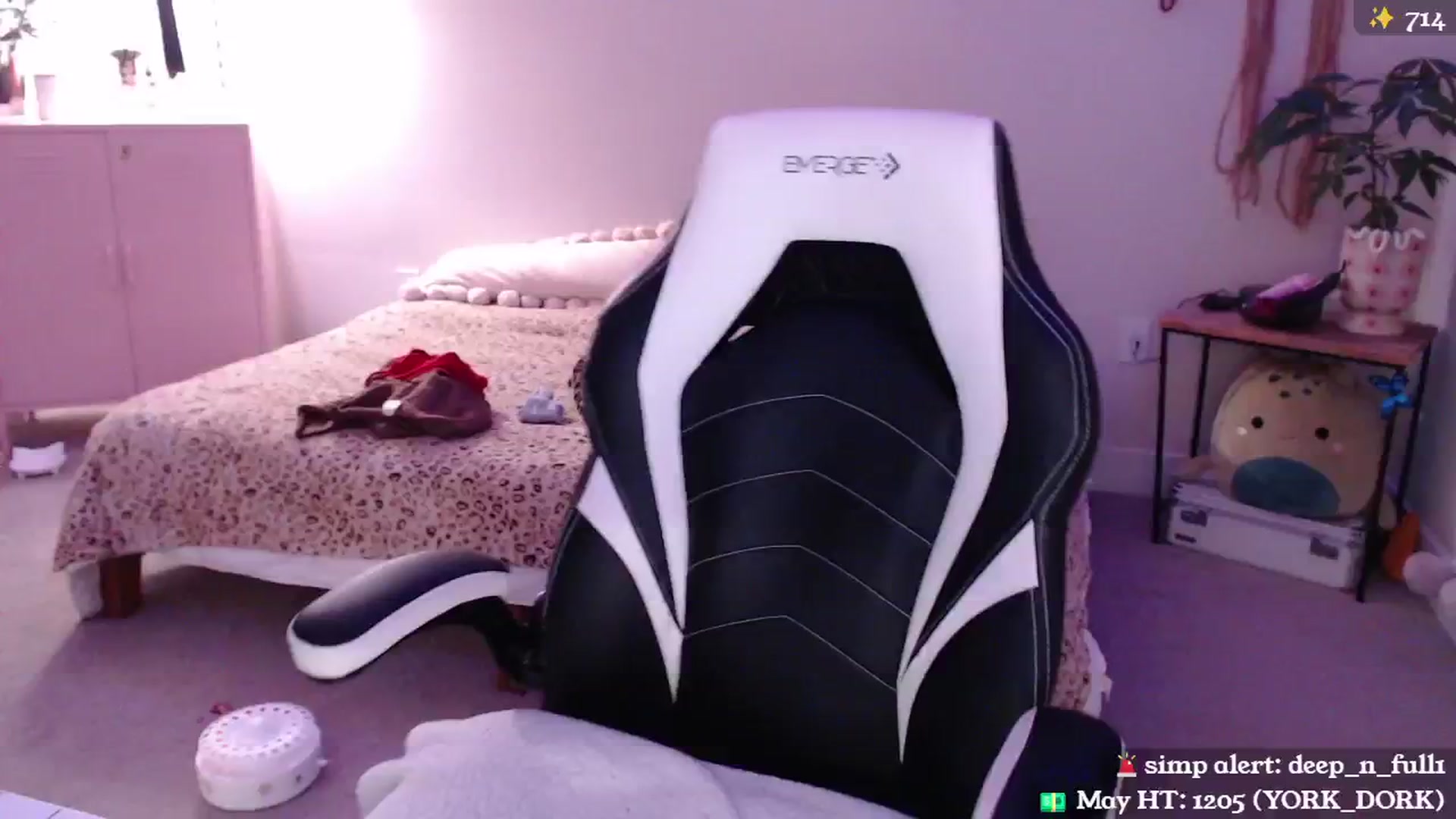 Gallery image thumbnail from MollyMaeve's myfreecams stream on, 05/23/2024, 04:31 image 15 of 20