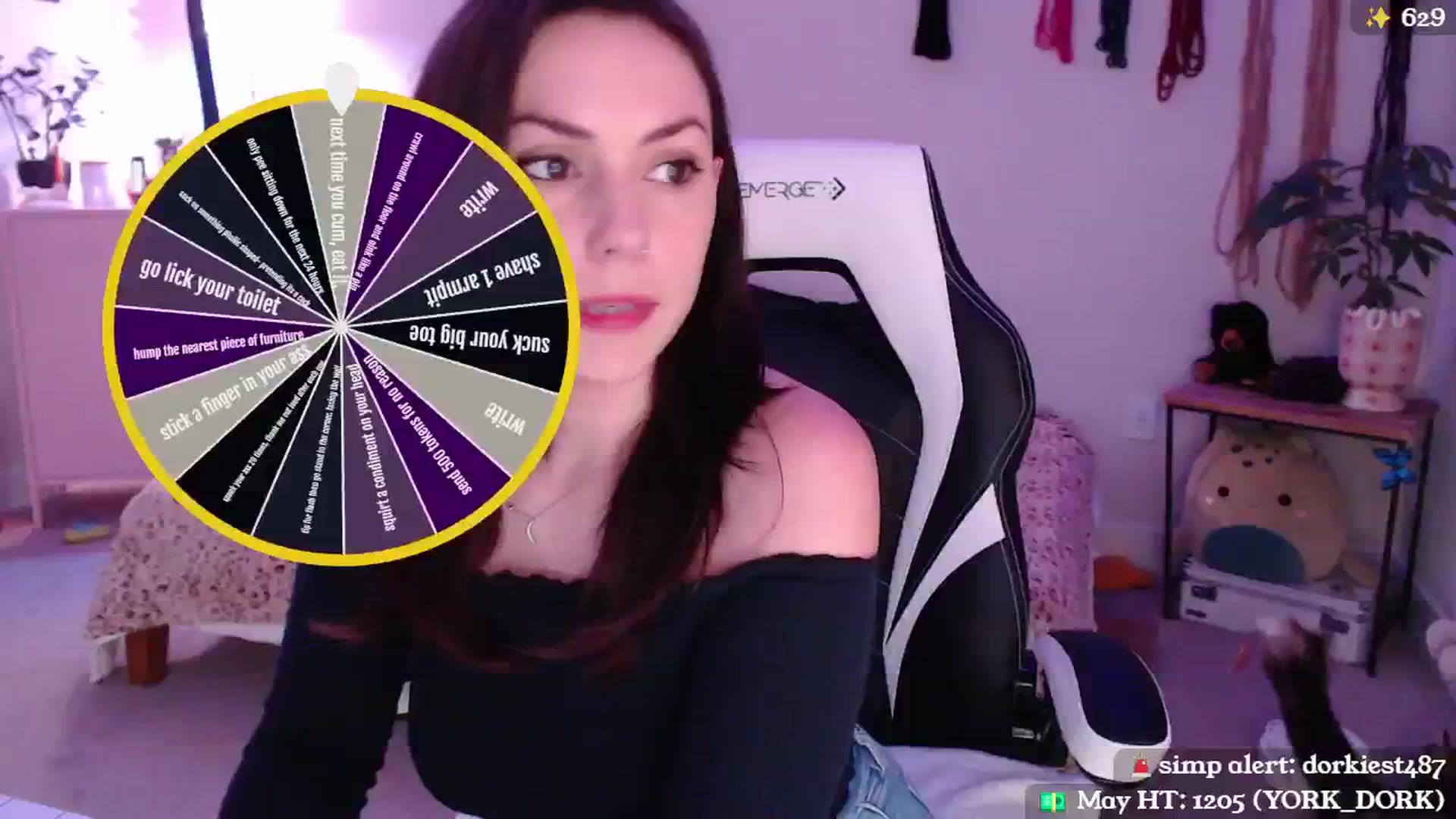 Gallery image thumbnail from MollyMaeve's myfreecams stream on, 05/25/2024, 02:40 image 1 of 20
