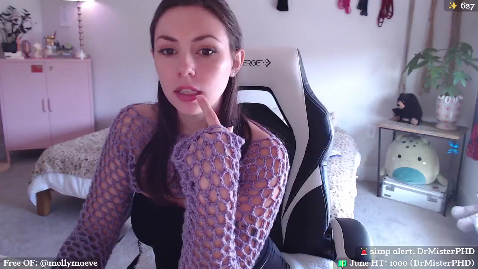 Gallery image thumbnail from MollyMaeve's myfreecams stream on, 06/02/2024, 22:27 image 11 of 20