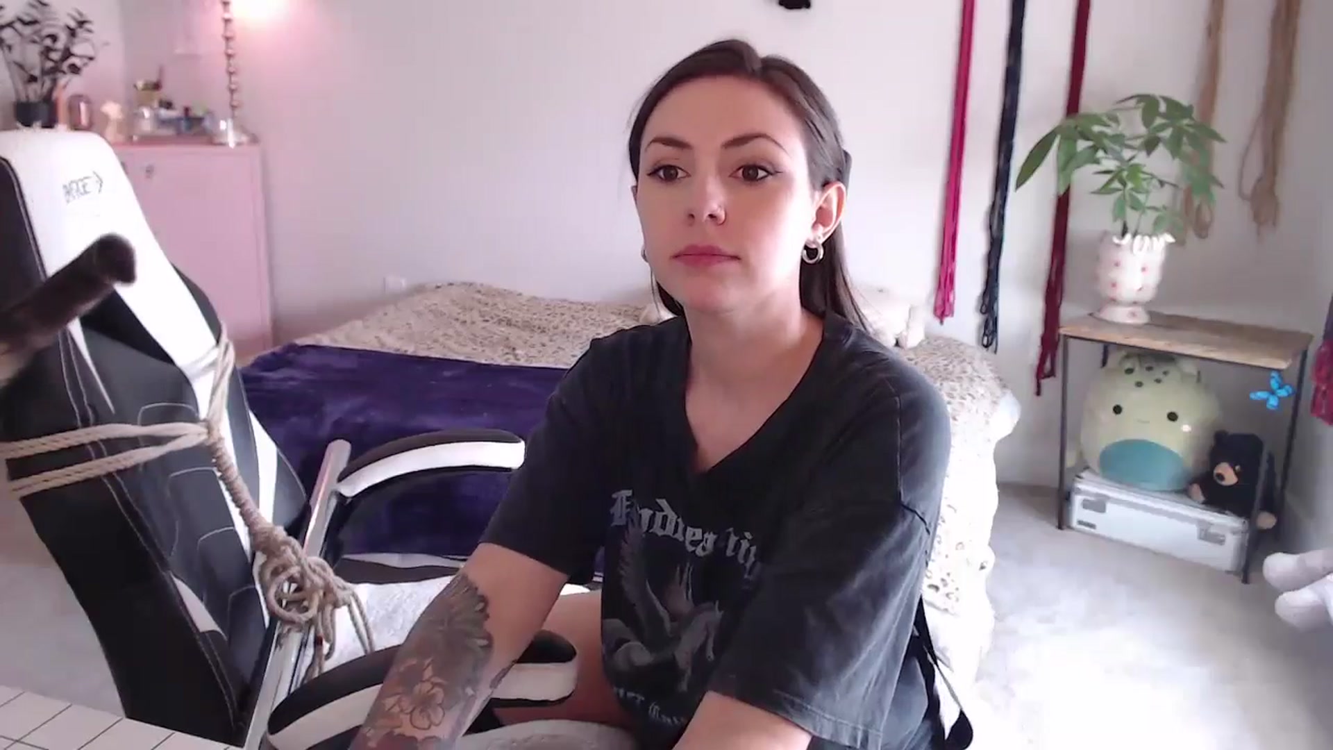 Gallery image thumbnail from MollyMaeve's myfreecams stream on, 06/14/2024, 17:04 image 16 of 20