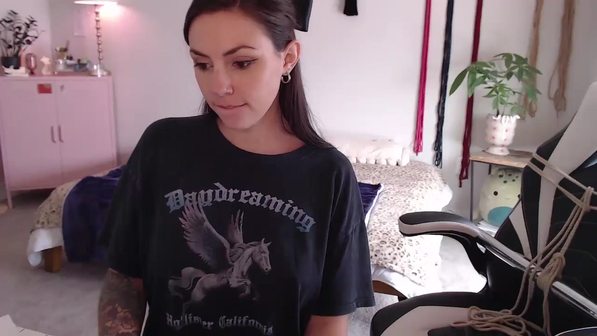Gallery image thumbnail from MollyMaeve's myfreecams stream on, 06/14/2024, 18:25 image 13 of 20