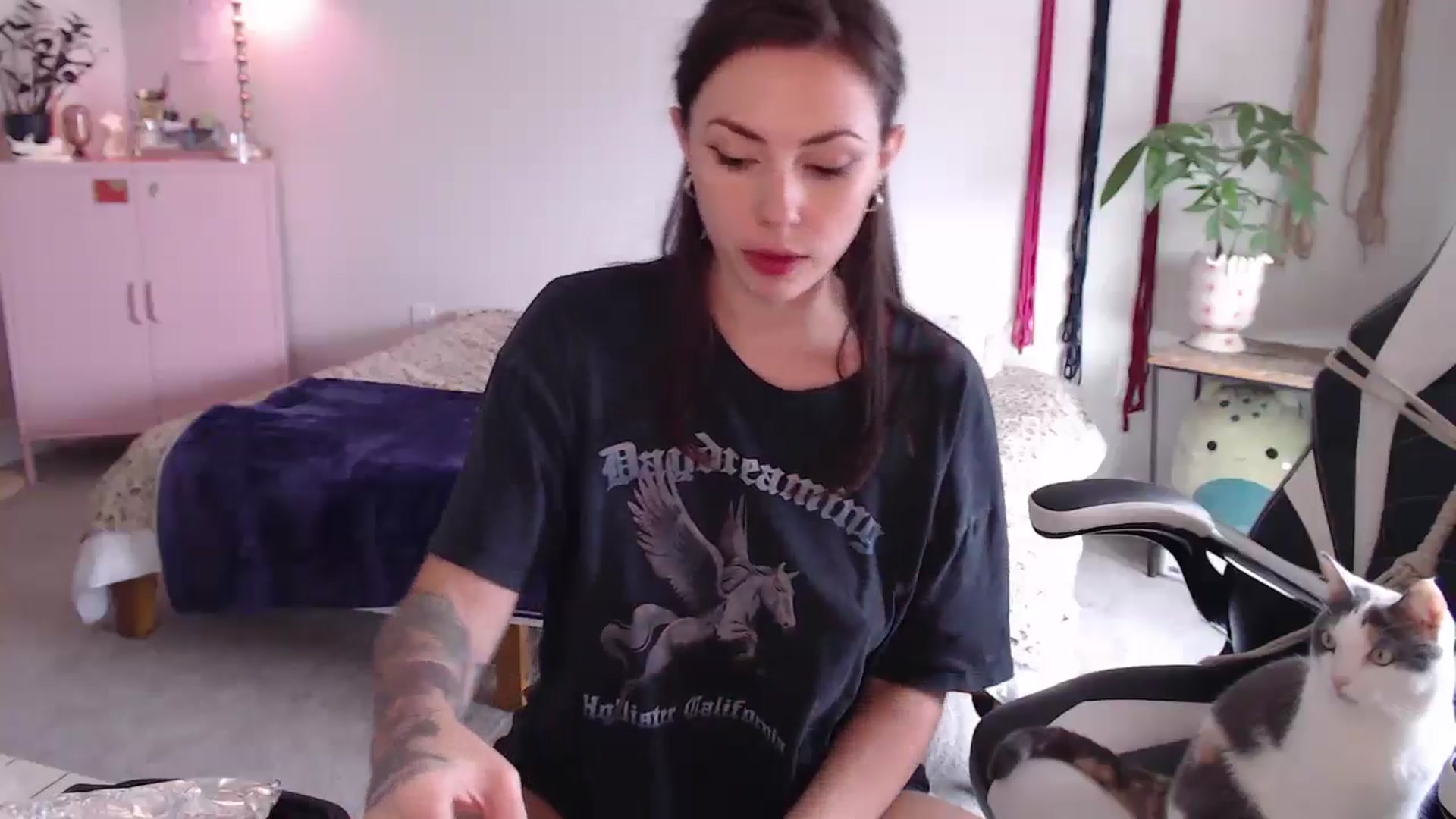 Gallery image thumbnail from MollyMaeve's myfreecams stream on, 06/14/2024, 18:25 image 2 of 20