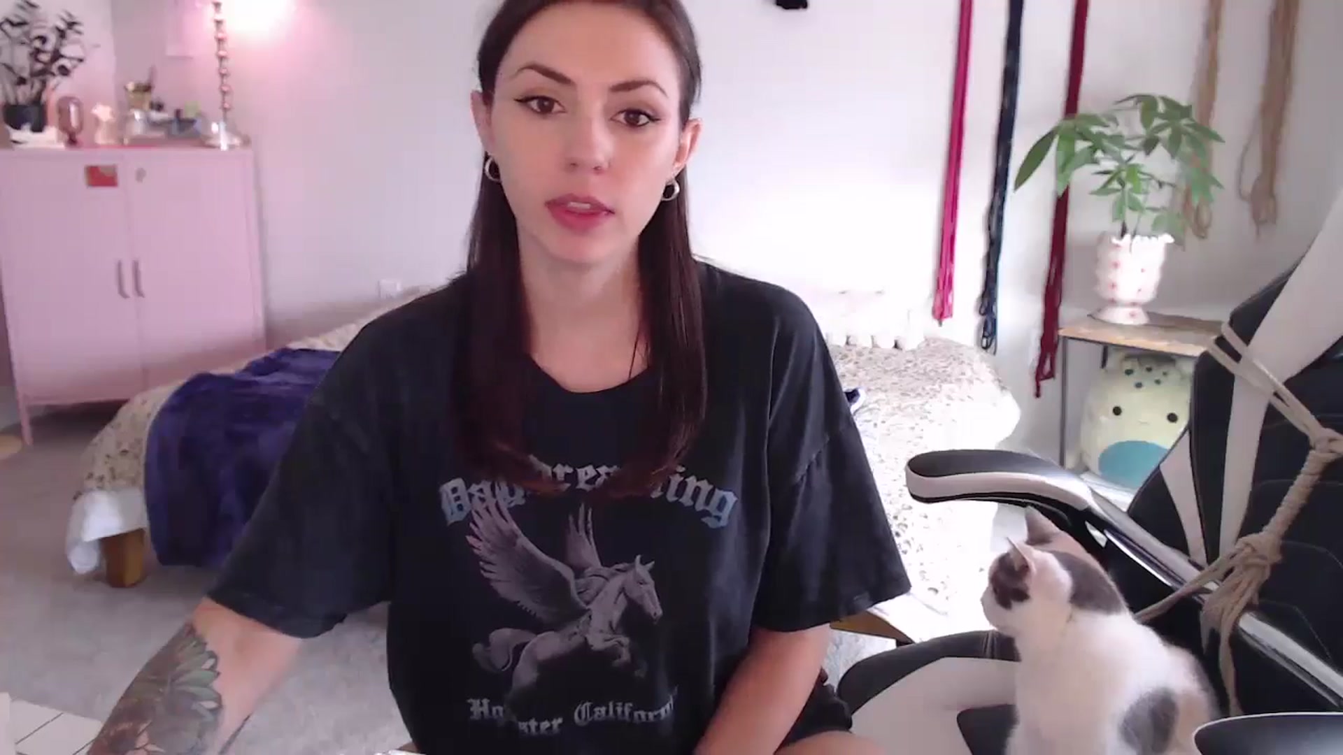 Gallery image thumbnail from MollyMaeve's myfreecams stream on, 06/14/2024, 18:25 image 5 of 20
