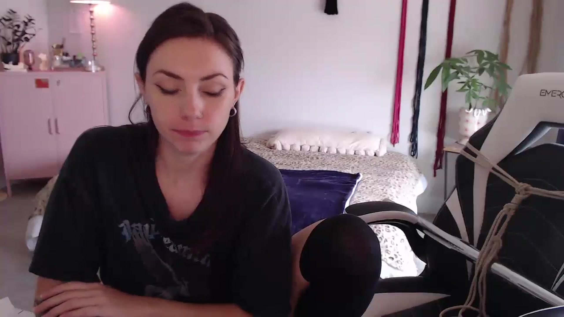 Gallery image thumbnail from MollyMaeve's myfreecams stream on, 06/14/2024, 18:25 image 17 of 20