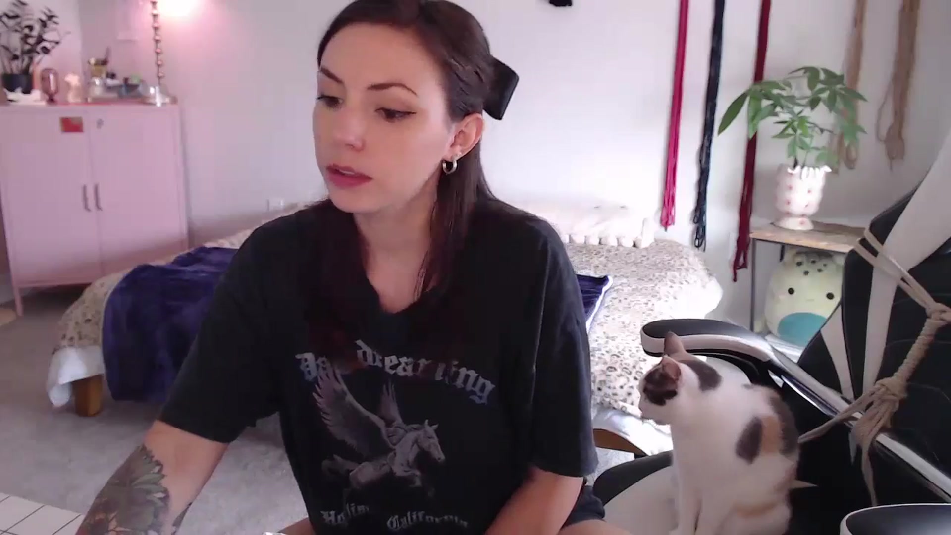 Gallery image thumbnail from MollyMaeve's myfreecams stream on, 06/14/2024, 18:25 image 4 of 20