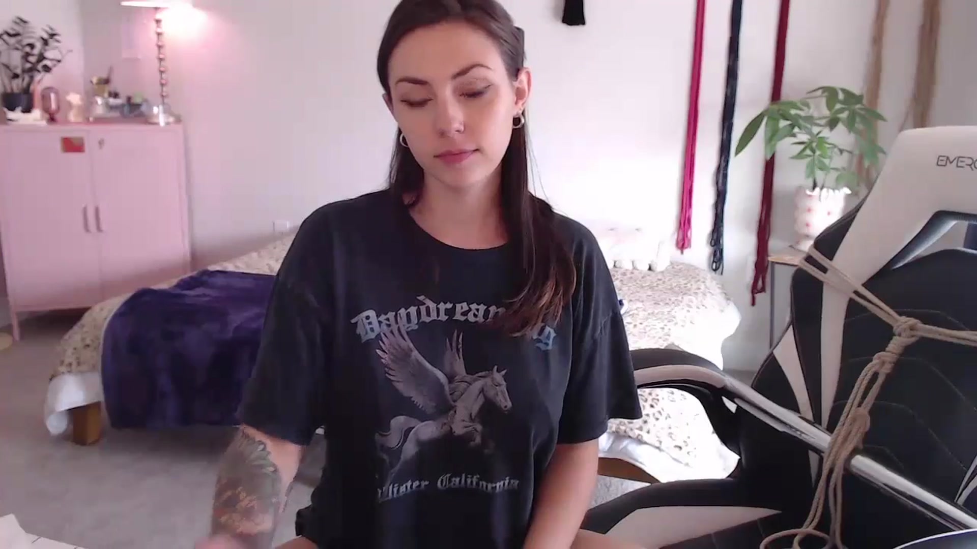 Gallery image thumbnail from MollyMaeve's myfreecams stream on, 06/14/2024, 18:25 image 18 of 20