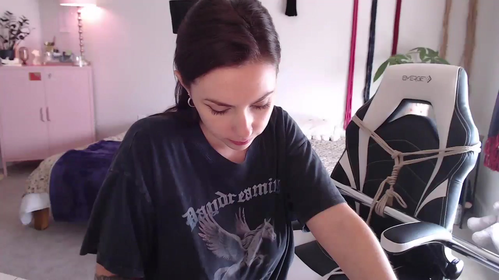 Gallery image thumbnail from MollyMaeve's myfreecams stream on, 06/14/2024, 18:55 image 17 of 20