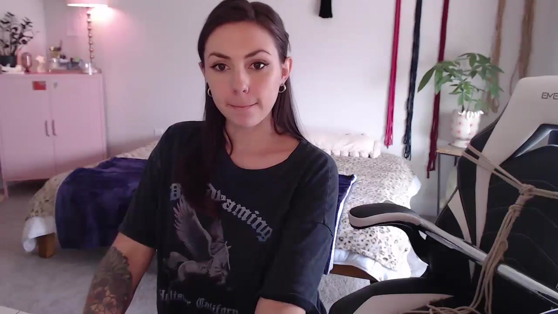 Gallery image thumbnail from MollyMaeve's myfreecams stream on, 06/14/2024, 18:55 image 11 of 20