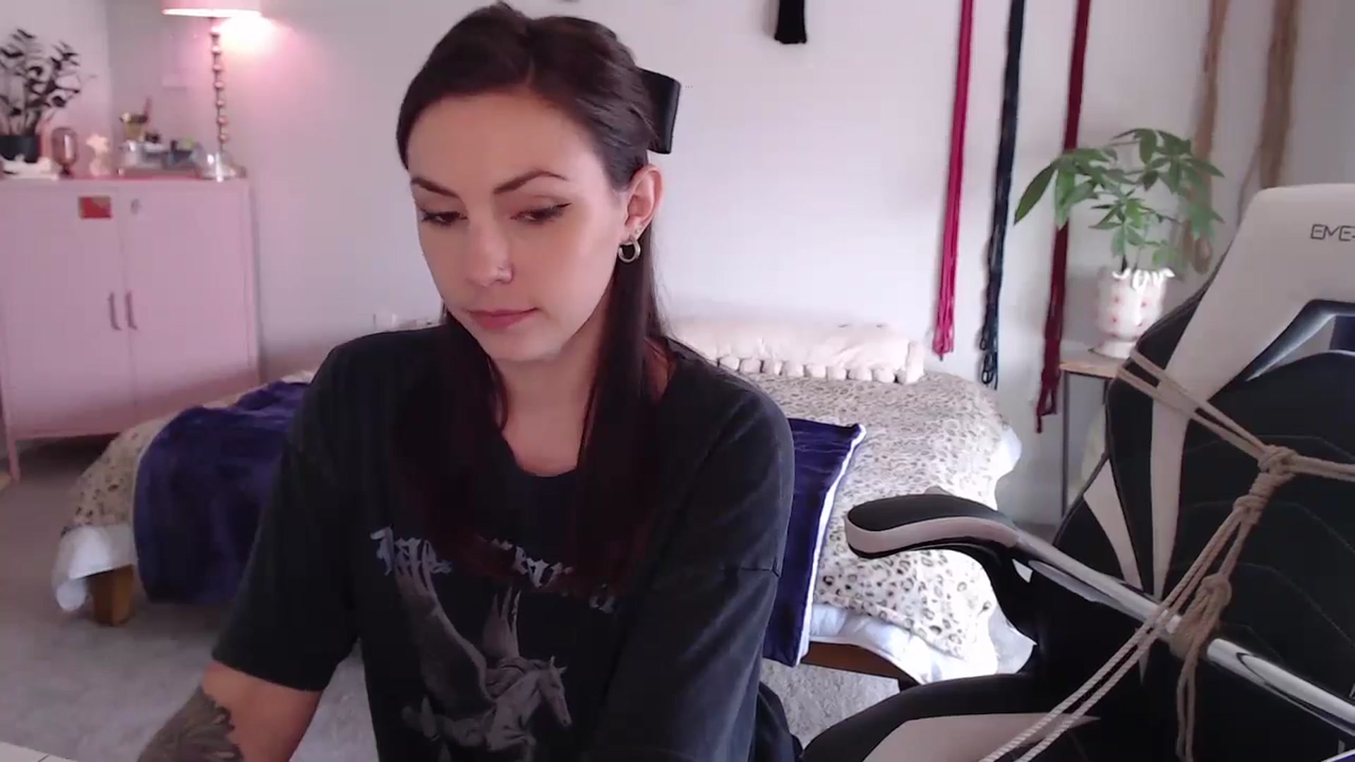 Gallery image thumbnail from MollyMaeve's myfreecams stream on, 06/14/2024, 18:55 image 10 of 20