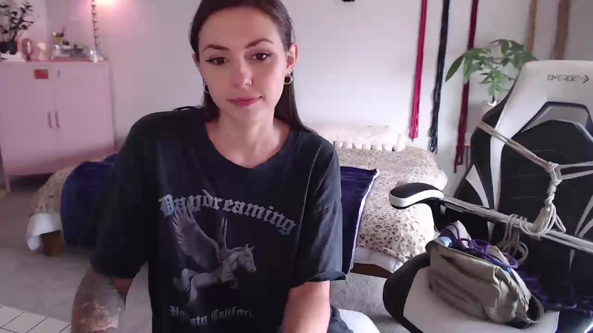 Gallery image thumbnail from MollyMaeve's myfreecams stream on, 06/14/2024, 20:59 image 10 of 20