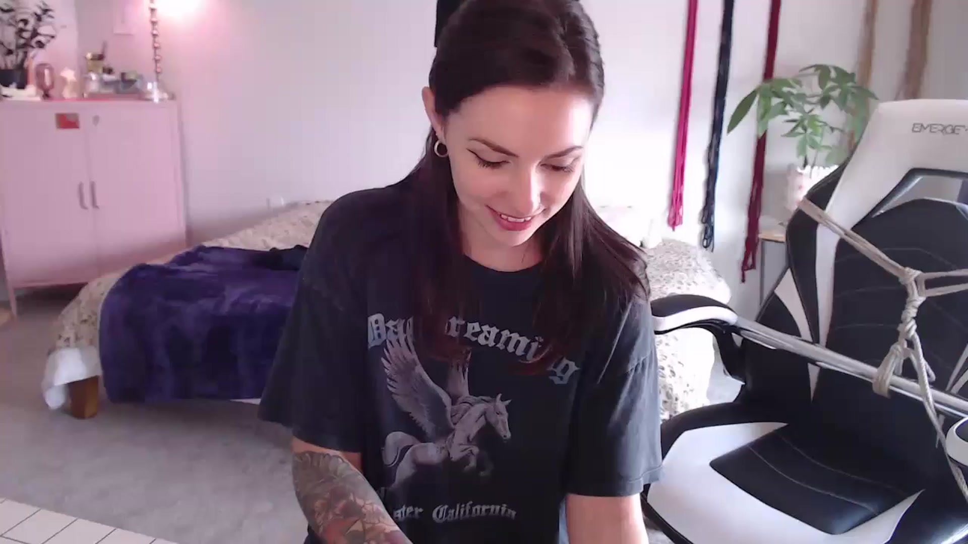 Gallery image thumbnail from MollyMaeve's myfreecams stream on, 06/14/2024, 20:59 image 1 of 20