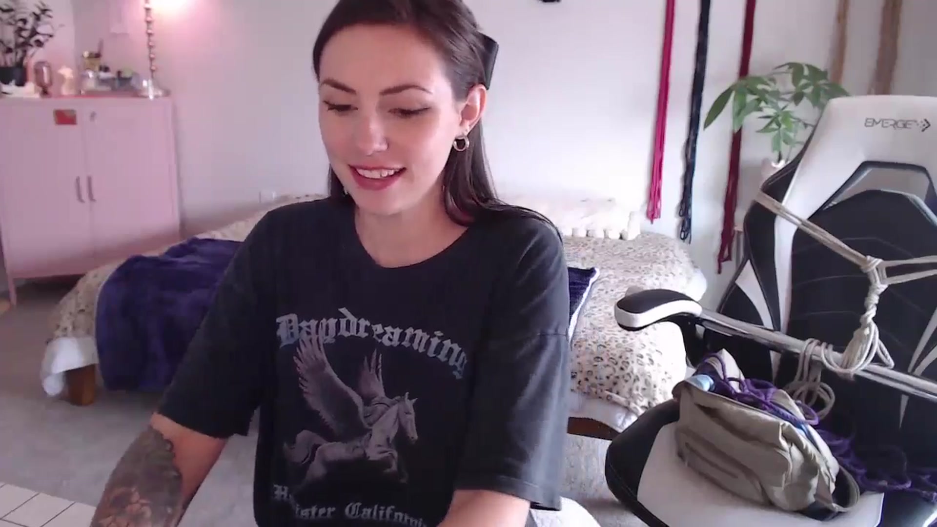 Gallery image thumbnail from MollyMaeve's myfreecams stream on, 06/14/2024, 20:59 image 15 of 20