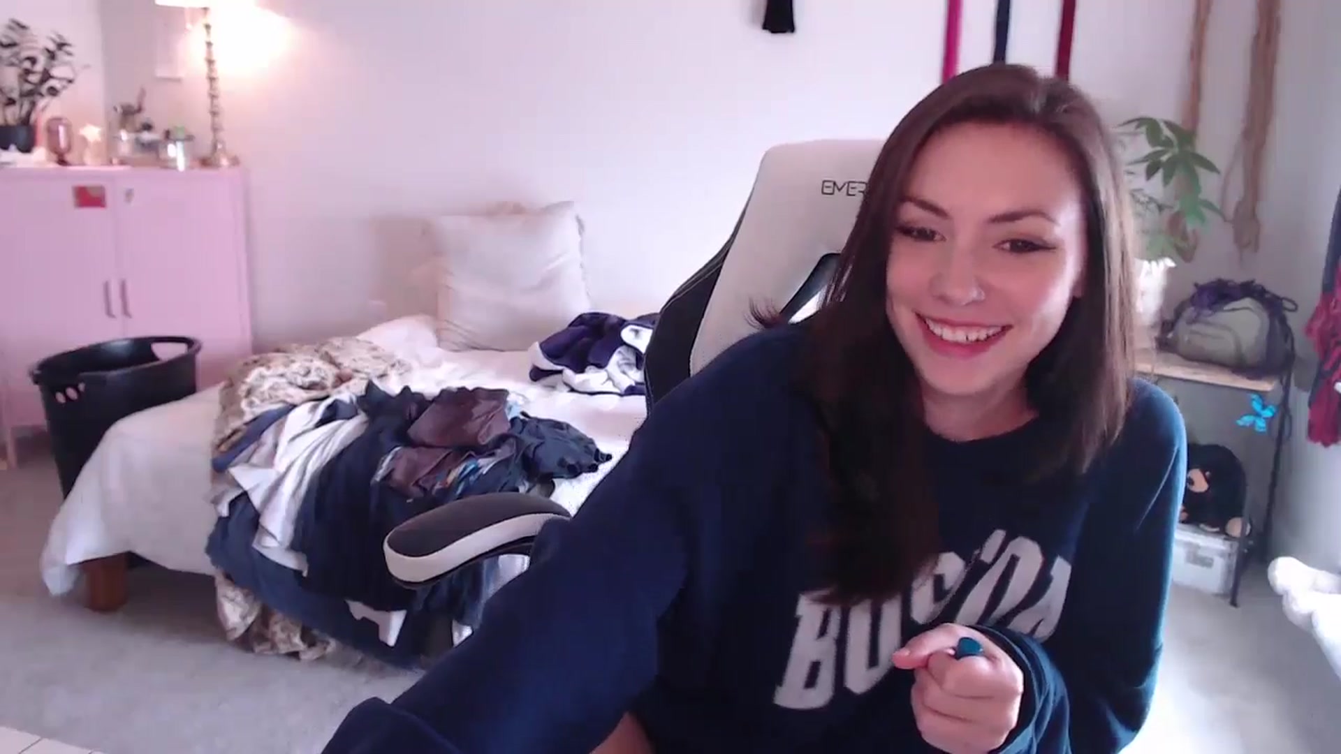 Gallery image thumbnail from MollyMaeve's myfreecams stream on, 06/16/2024, 18:35 image 19 of 20