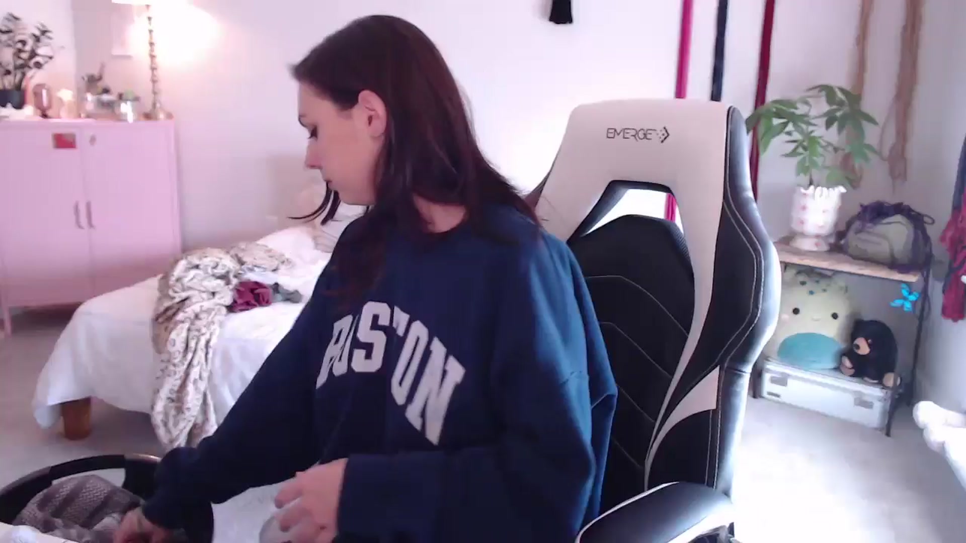Gallery image thumbnail from MollyMaeve's myfreecams stream on, 06/16/2024, 18:35 image 1 of 20
