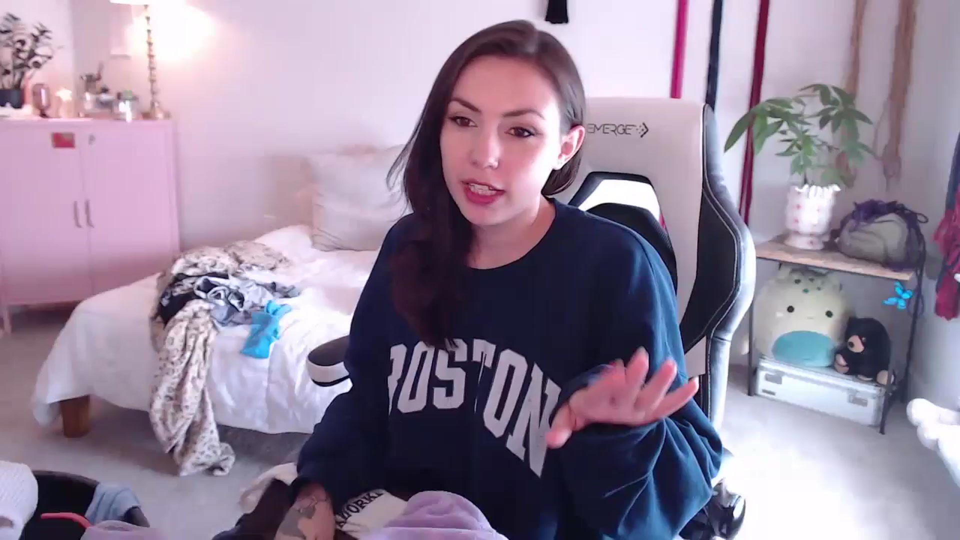 Gallery image thumbnail from MollyMaeve's myfreecams stream on, 06/16/2024, 18:35 image 4 of 20