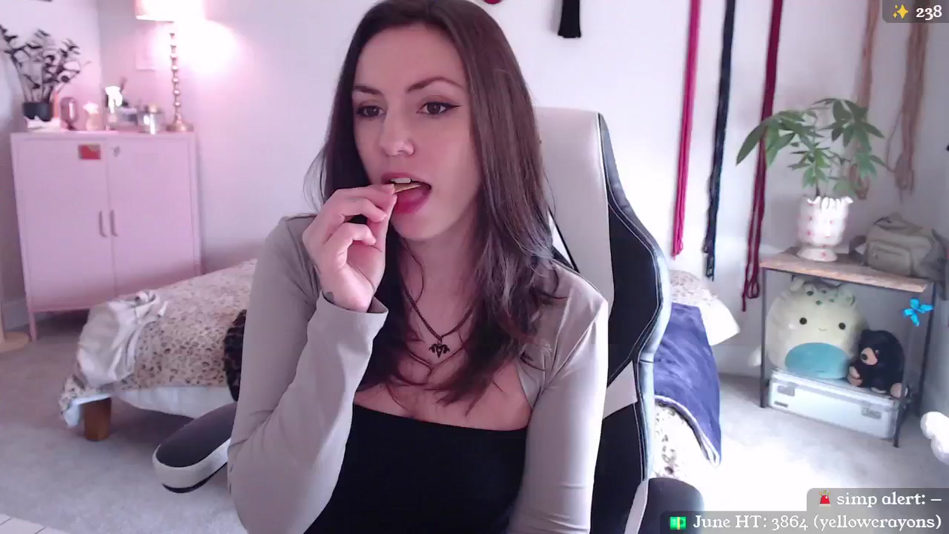 Gallery image thumbnail from MollyMaeve's myfreecams stream on, 06/18/2024, 20:09 image 1 of 20