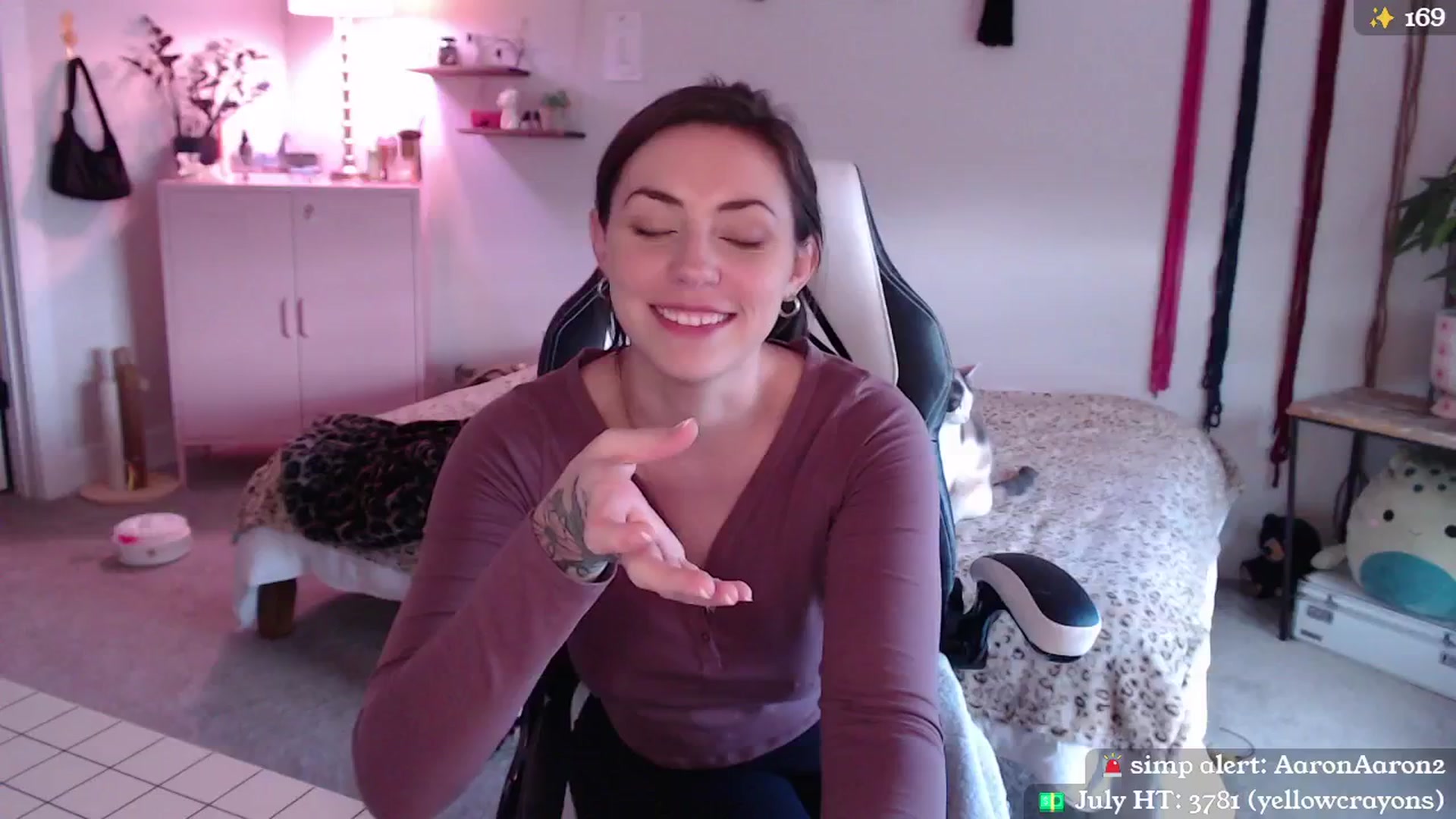 Gallery image thumbnail from MollyMaeve's myfreecams stream on, 07/17/2024, 19:49 image 6 of 20