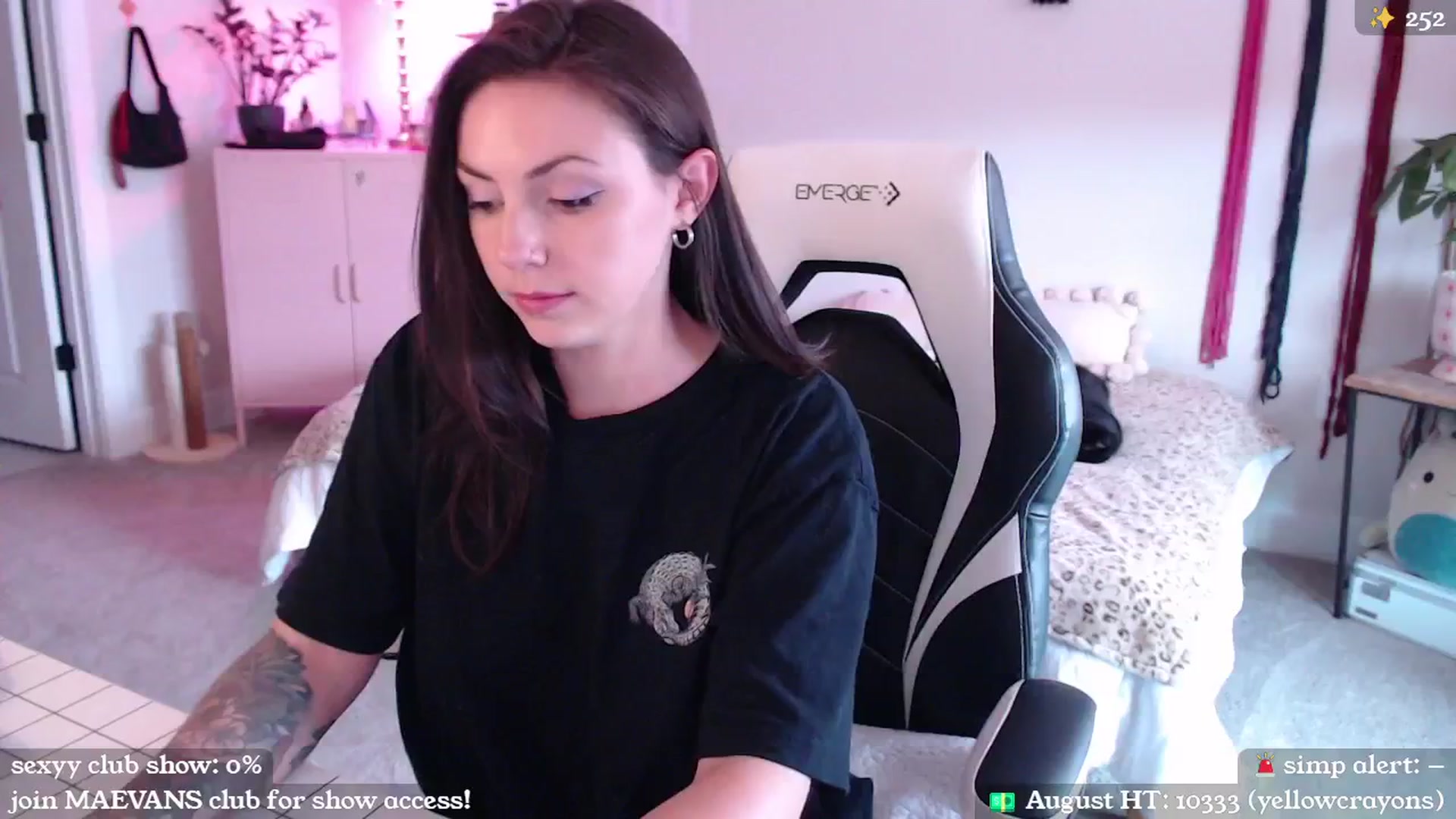 Gallery image thumbnail from MollyMaeve's myfreecams stream on, 08/21/2024, 21:30 image 1 of 20