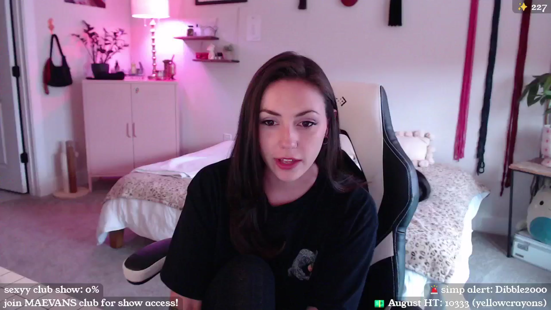 Gallery image thumbnail from MollyMaeve's myfreecams stream on, 08/21/2024, 21:30 image 9 of 20