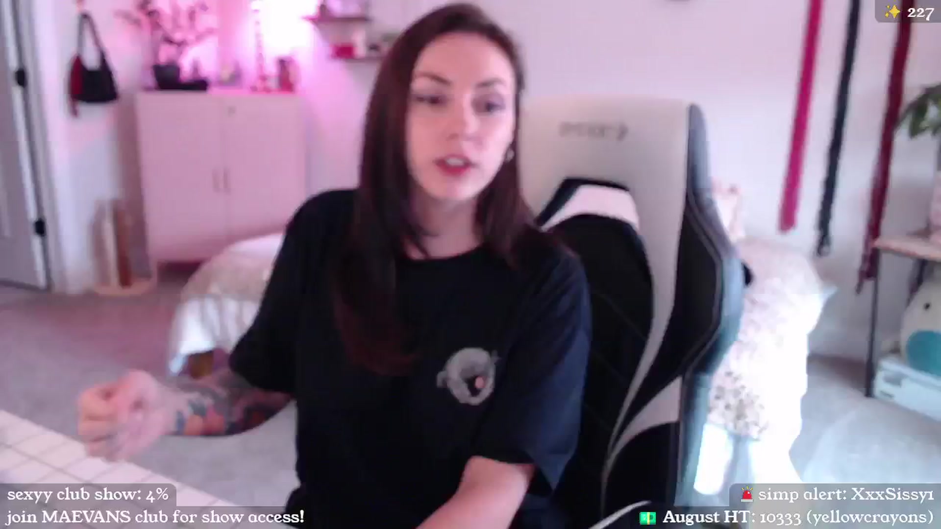 Gallery image thumbnail from MollyMaeve's myfreecams stream on, 08/21/2024, 21:30 image 16 of 20