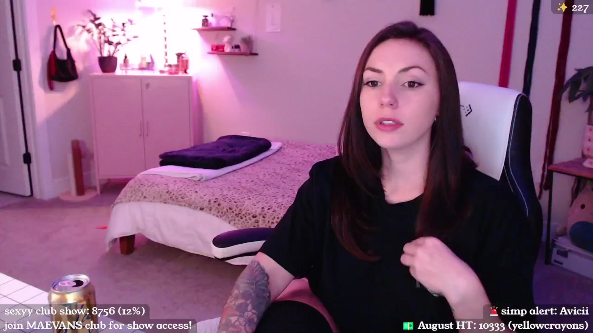 Gallery image thumbnail from MollyMaeve's myfreecams stream on, 08/22/2024, 03:12 image 1 of 20