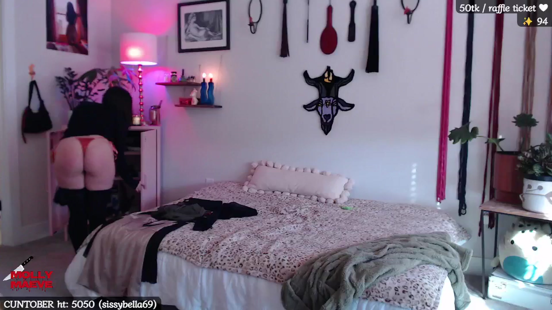 Gallery image thumbnail from MollyMaeve's myfreecams stream on, 10/13/2024, 21:16 image 12 of 20