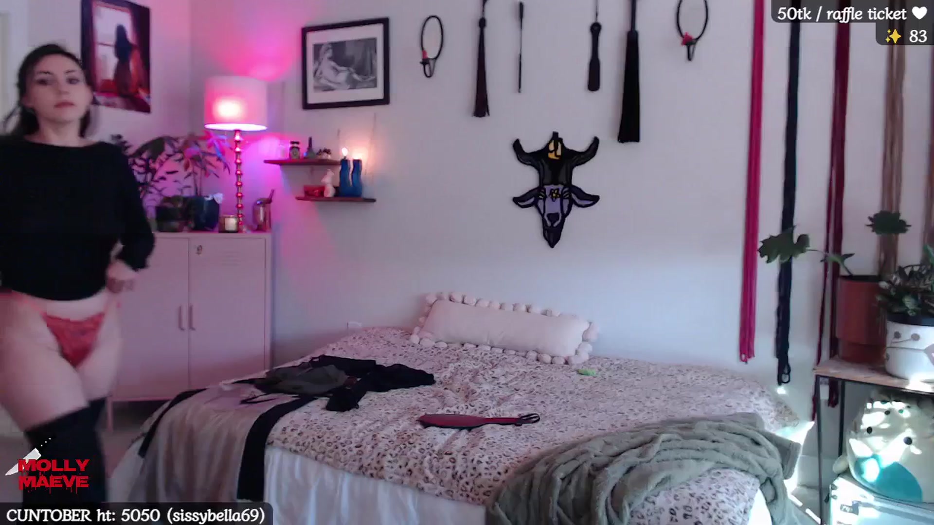 Gallery image thumbnail from MollyMaeve's myfreecams stream on, 10/13/2024, 21:16 image 18 of 20