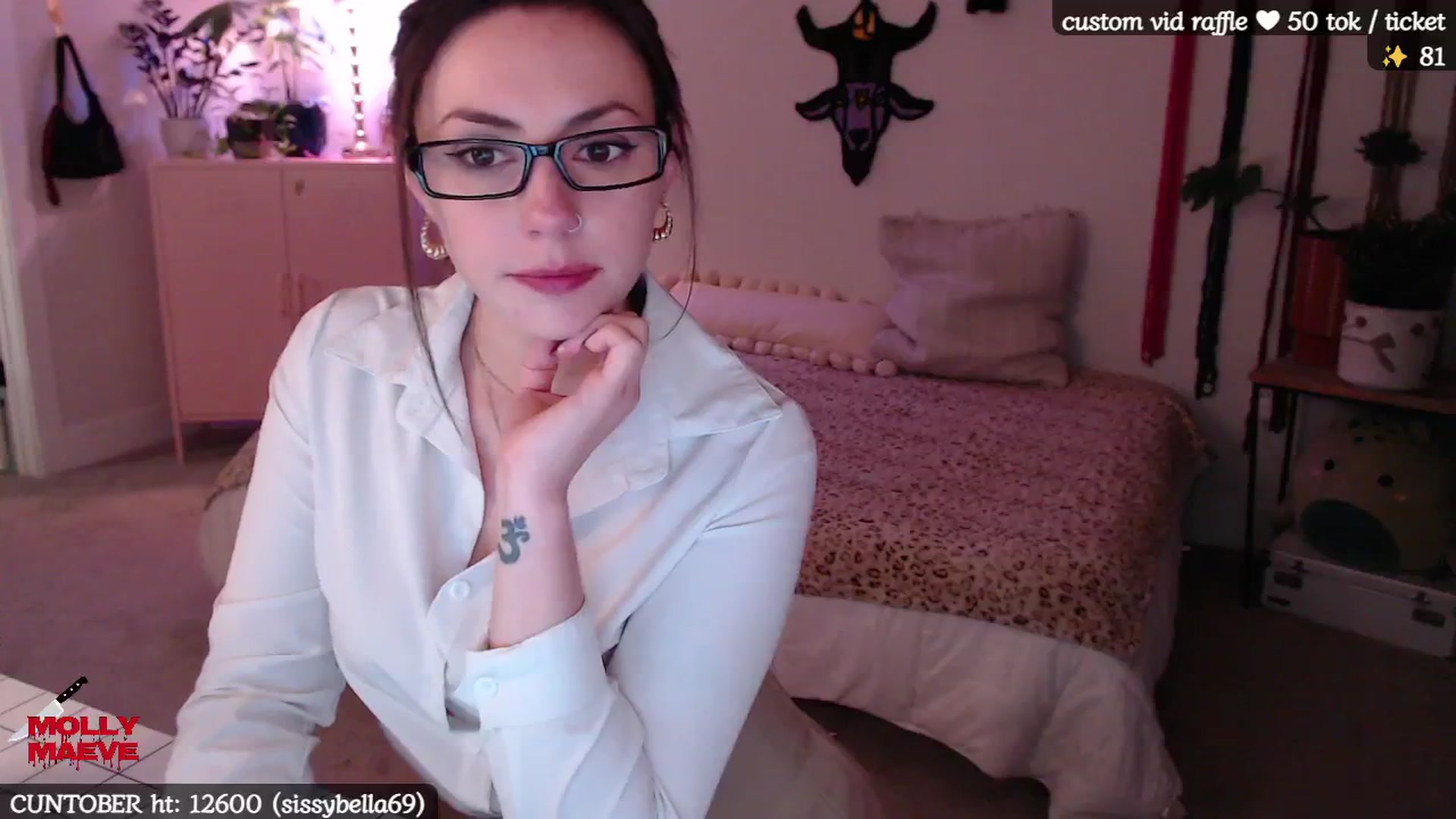 Gallery image thumbnail from MollyMaeve's myfreecams stream on, 10/17/2024, 03:50 image 16 of 20