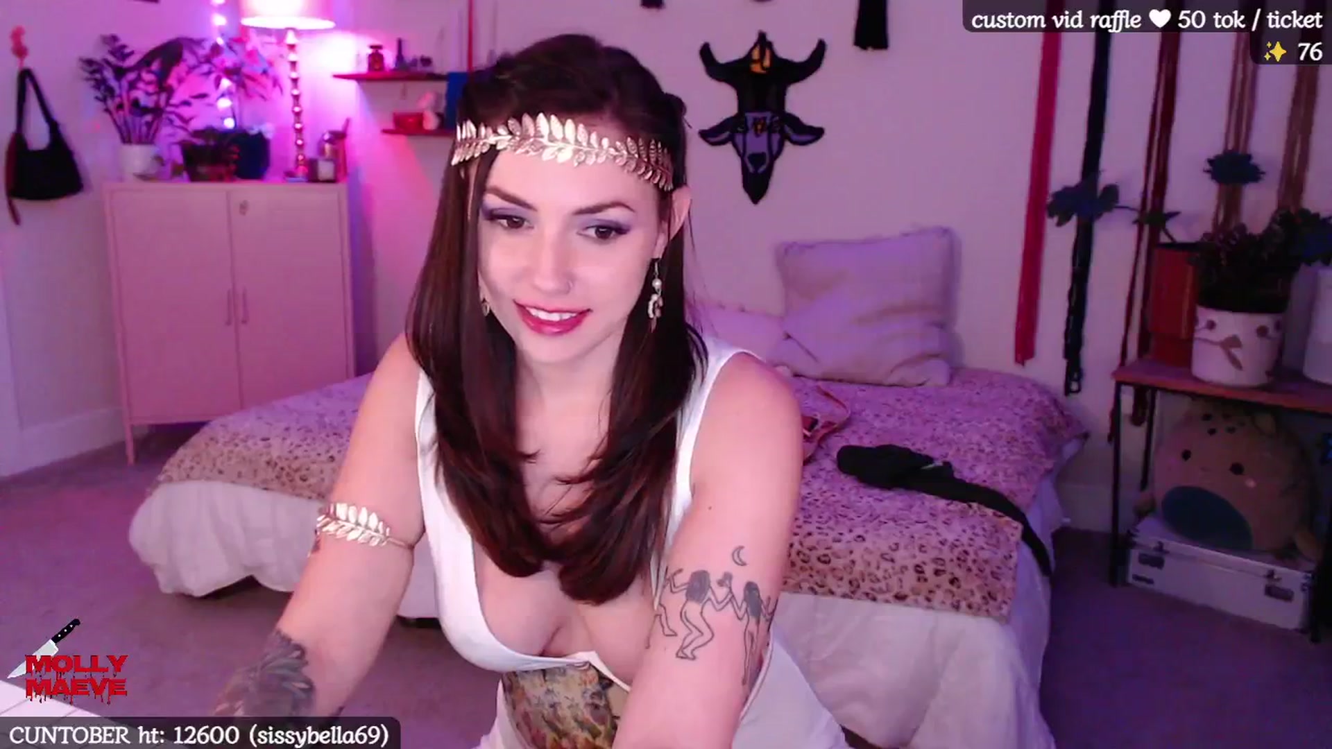 Gallery image thumbnail from MollyMaeve's myfreecams stream on, 10/18/2024, 03:14 image 15 of 20
