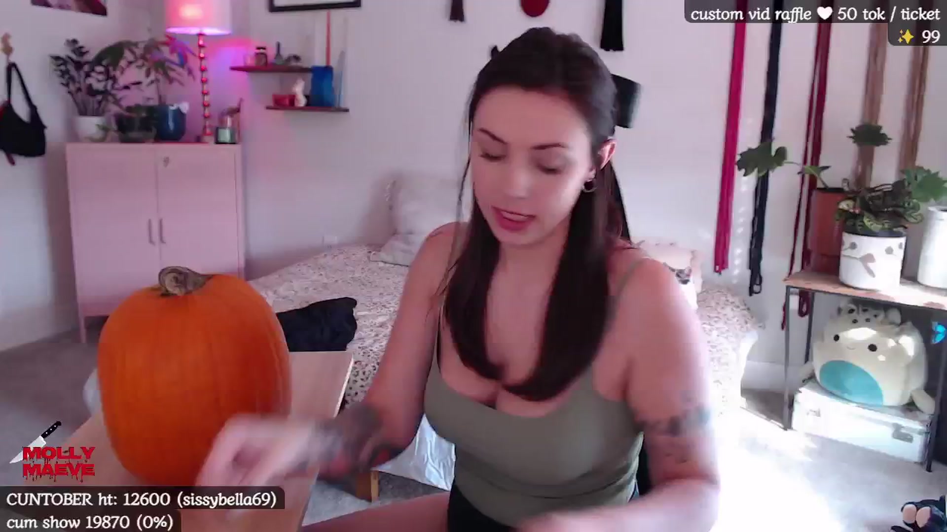 Gallery image thumbnail from MollyMaeve's myfreecams stream on, 10/20/2024, 19:46 image 6 of 20