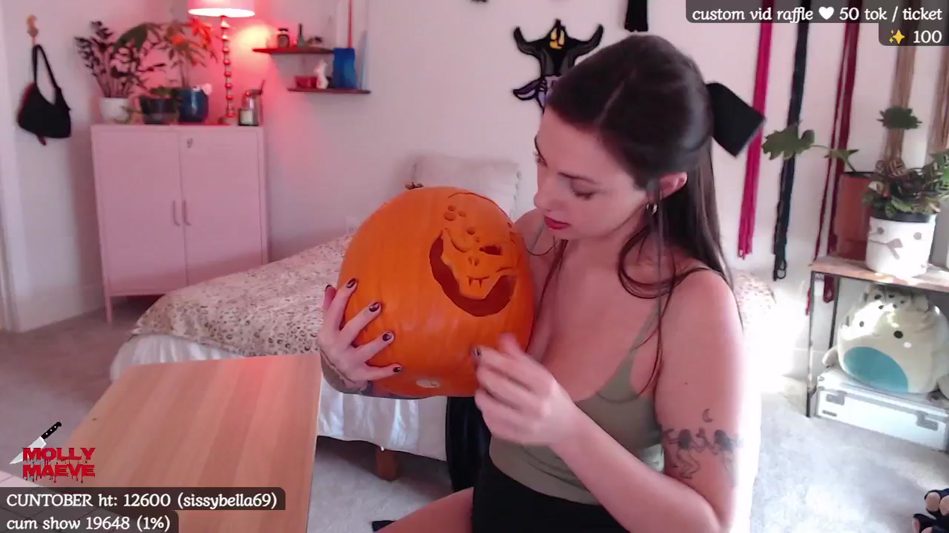 Gallery image thumbnail from MollyMaeve's myfreecams stream on, 10/20/2024, 21:12 image 17 of 20