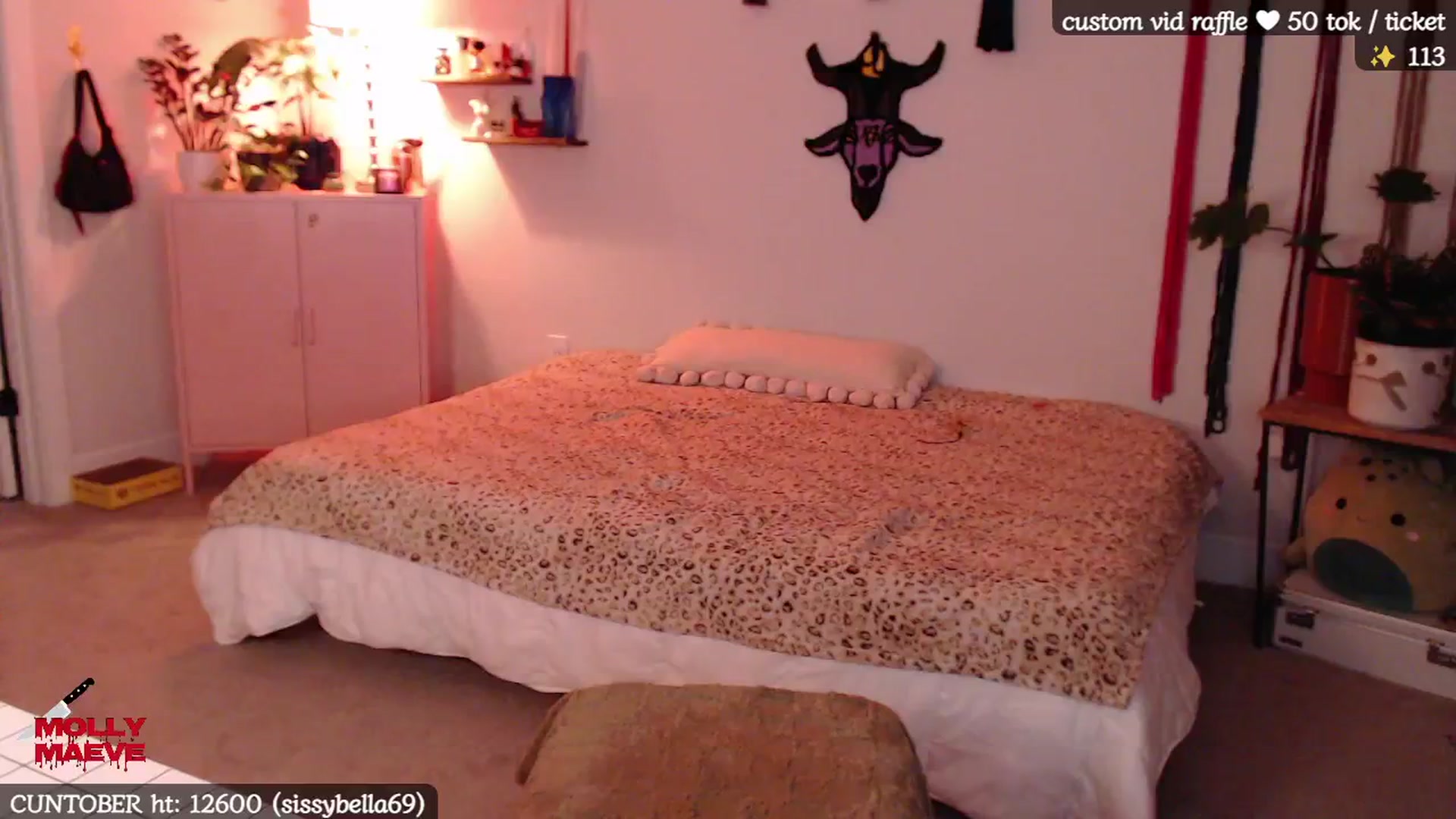 Gallery image thumbnail from MollyMaeve's myfreecams stream on, 10/26/2024, 02:47 image 18 of 20